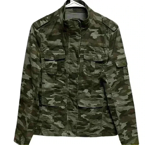 harper & Liv Jackets & Blazers - Harper & Liv Military Style Camouflage Jacket. Women’s Small Pre Owned, Like New